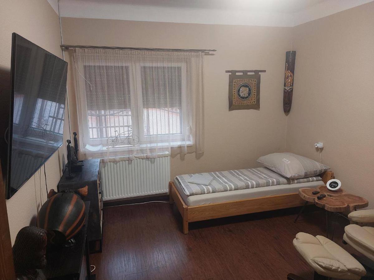 Apartment Feher Galamb *